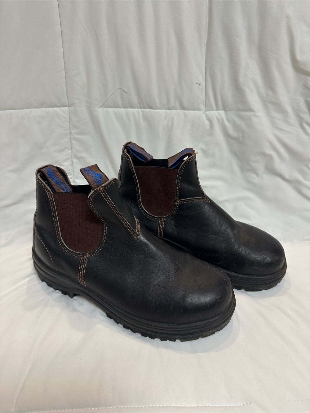 Blundstone Black Leather Chelsea Lug Work Boots with Brown Elastic